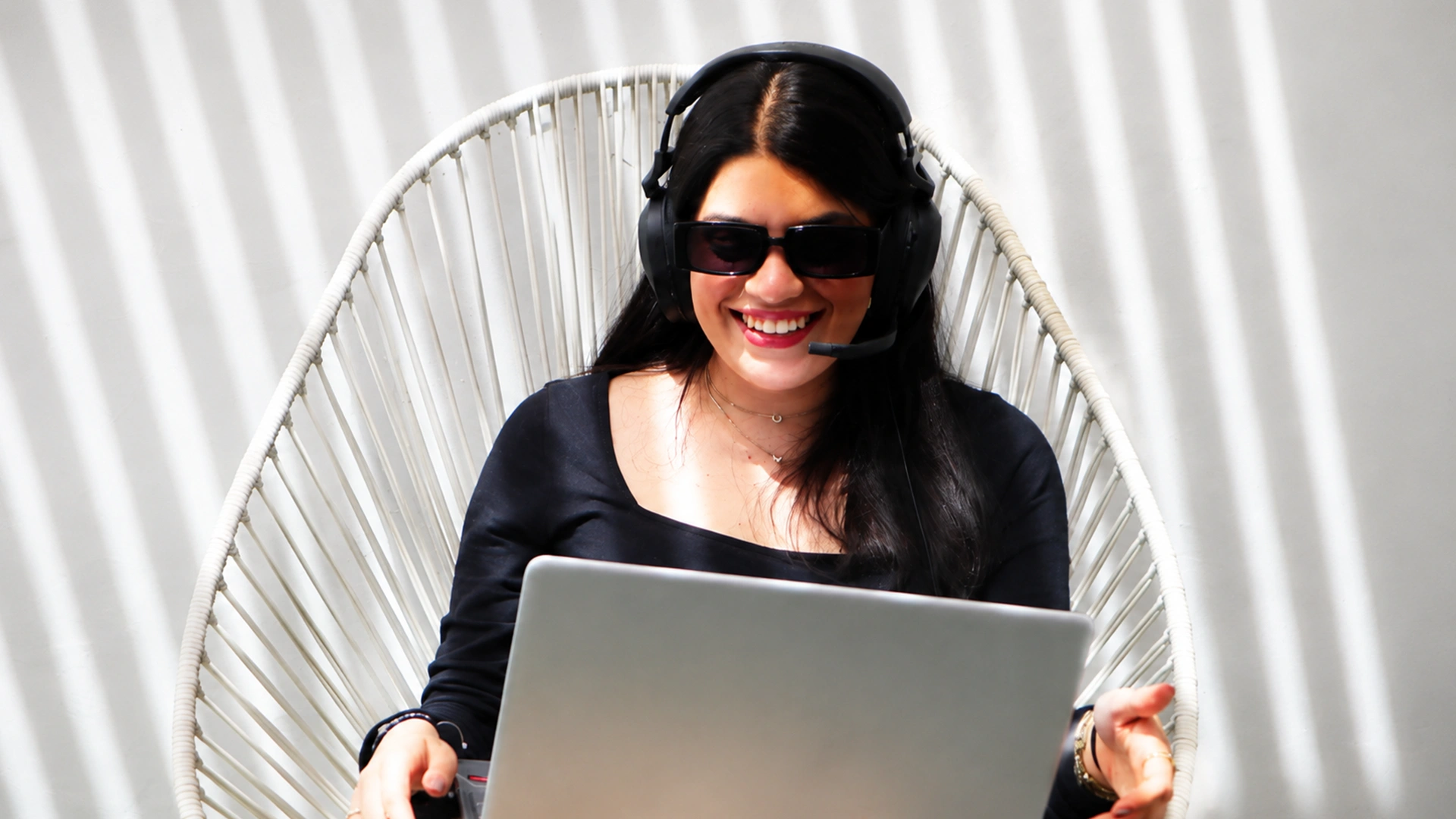 bilingual-remote-professional-home-office-headset.webp