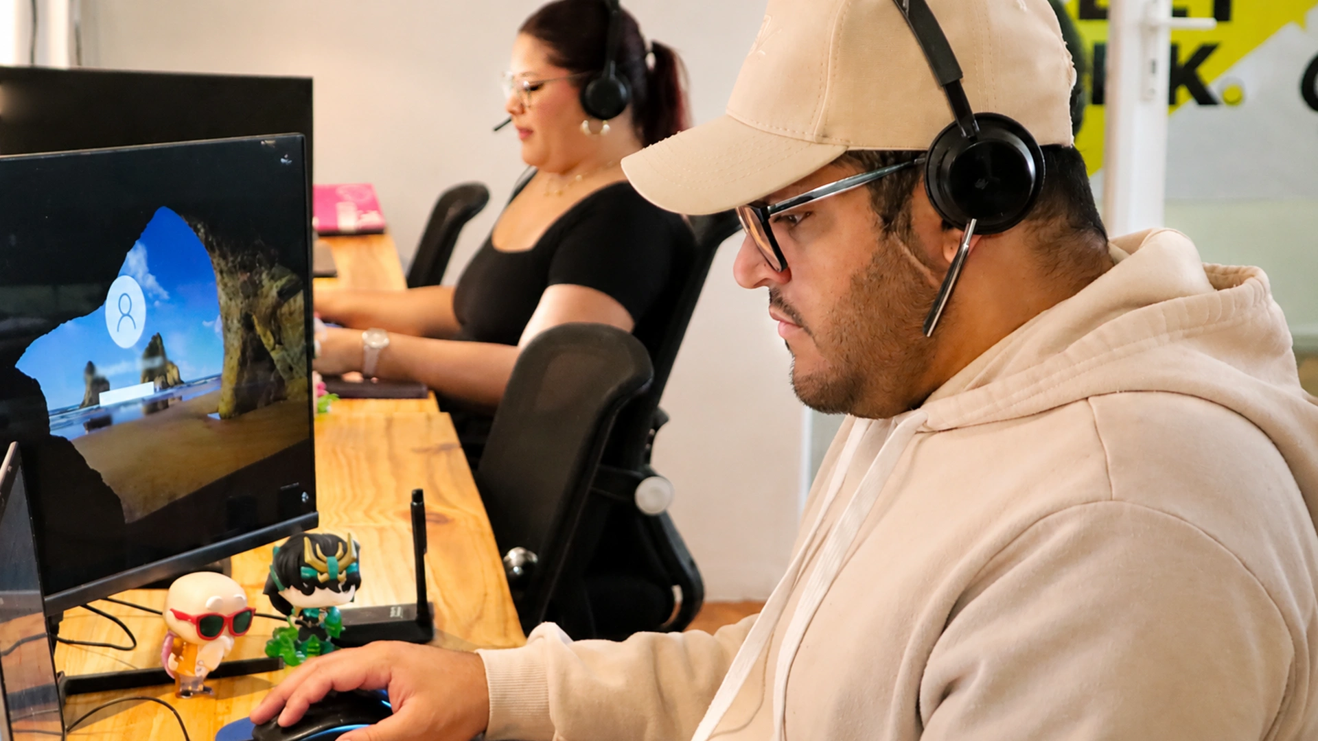 remote-team-professionals-office-collaboration.webp